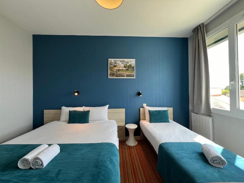 Twin Room image 1
