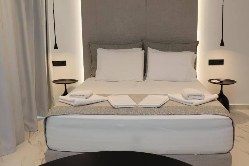 Studio with Sea View (2 Adults) image 3