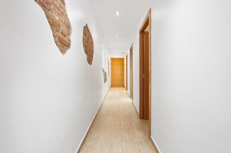 Space & Privacy Terrace AC Central Gràcia - image 6