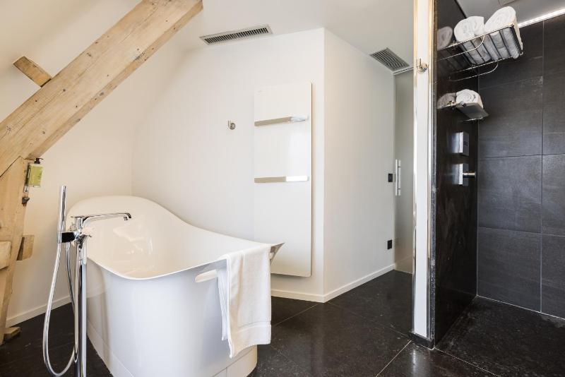 Two-Bedroom Suite image 4