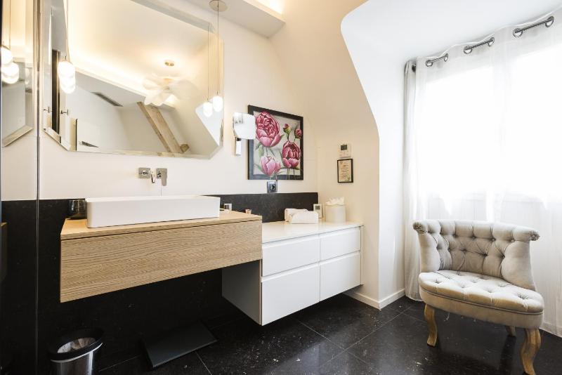 Two-Bedroom Suite image 3