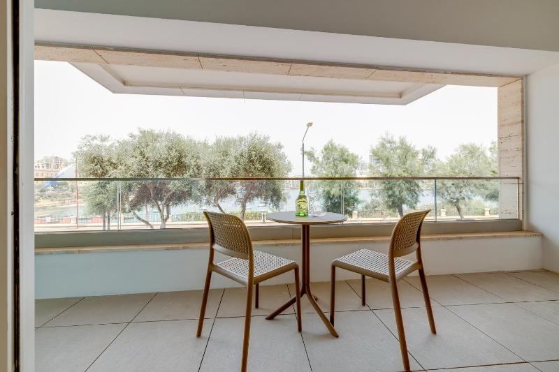 Premier Seafront Living: Ultra-Luxury in Sliema - image 9