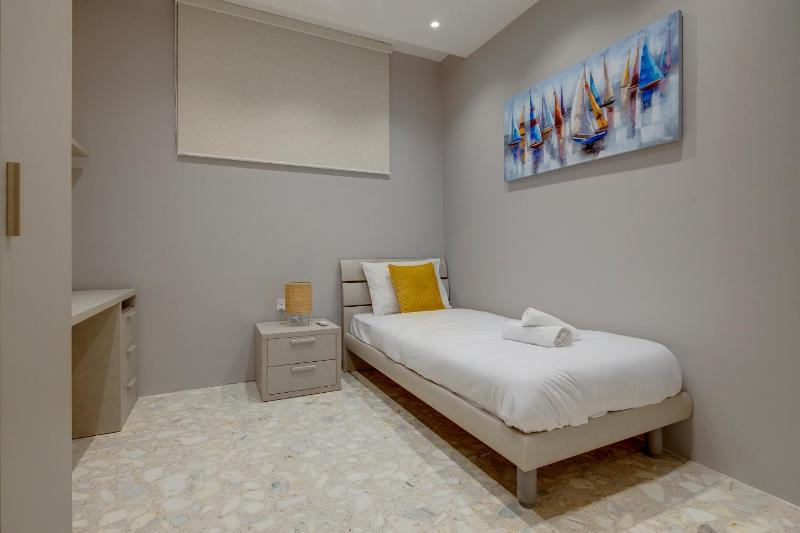 Premier Seafront Living: Ultra-Luxury in Sliema - image 13