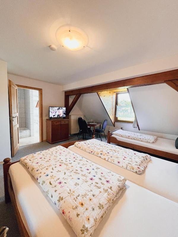 Triple Room image 3
