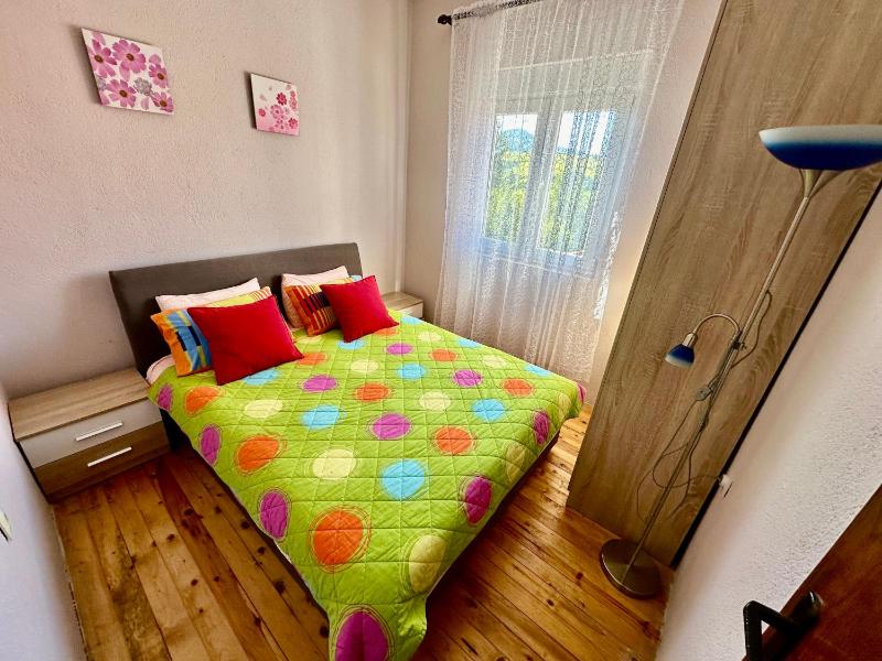 Apartment with Mountain View image 3