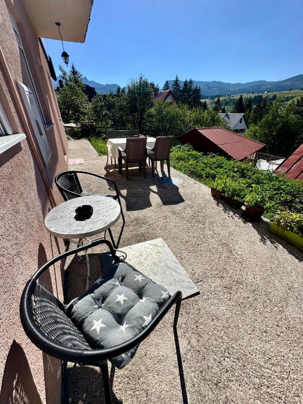 Apartment with Mountain View image 2