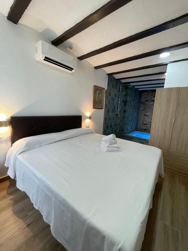 Suite with Private Pool image 1