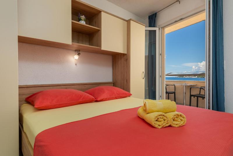 Studio with Balcony and Sea View image 1
