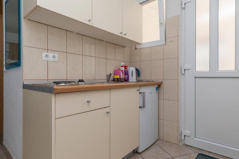 Apartments by the sea Drasnice Makarska - 6697 - image 28