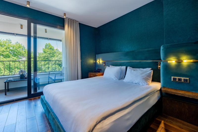 Deluxe Double Room with Sea View or Hagia Sophia View  image 3