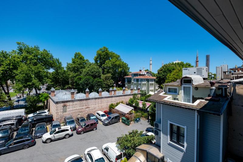 Premium Double Room image 4