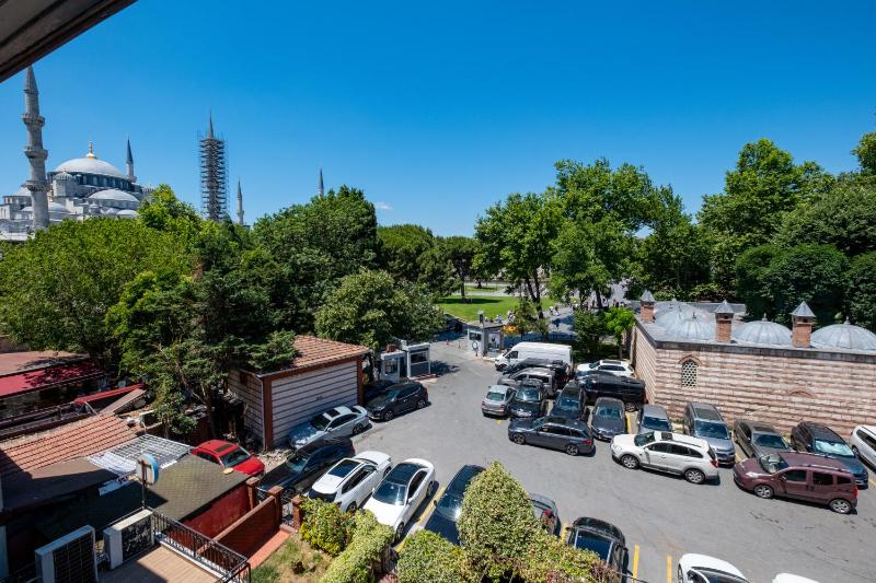 Premium Double Room image 3