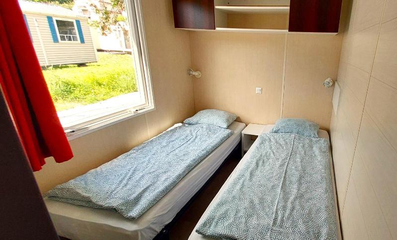 Two-Bedroom Chalet image 4