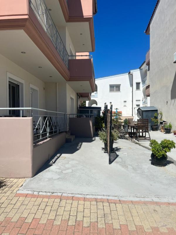 Apartment with Garden View image 3