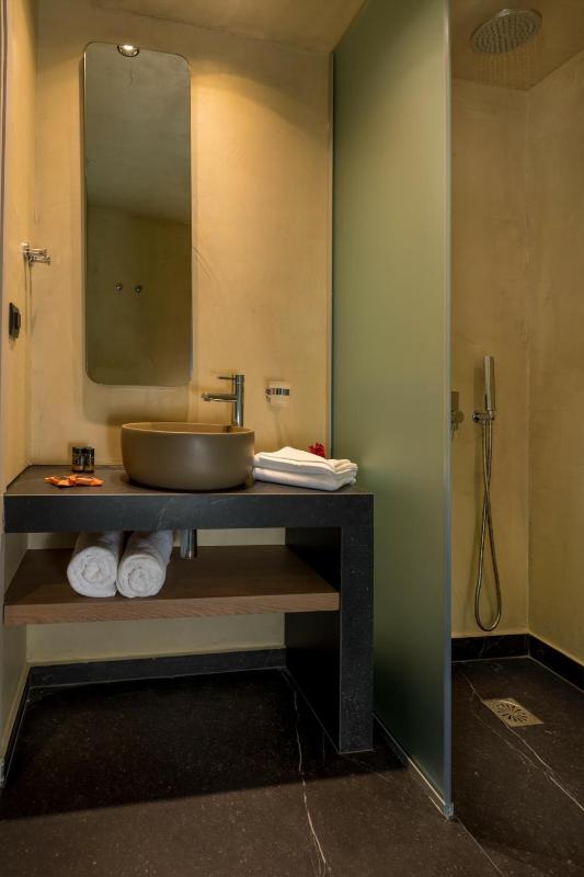 Economy Interior Double Room image 2