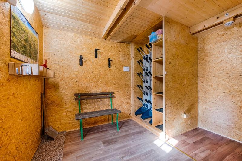One-Bedroom Apartment image 3