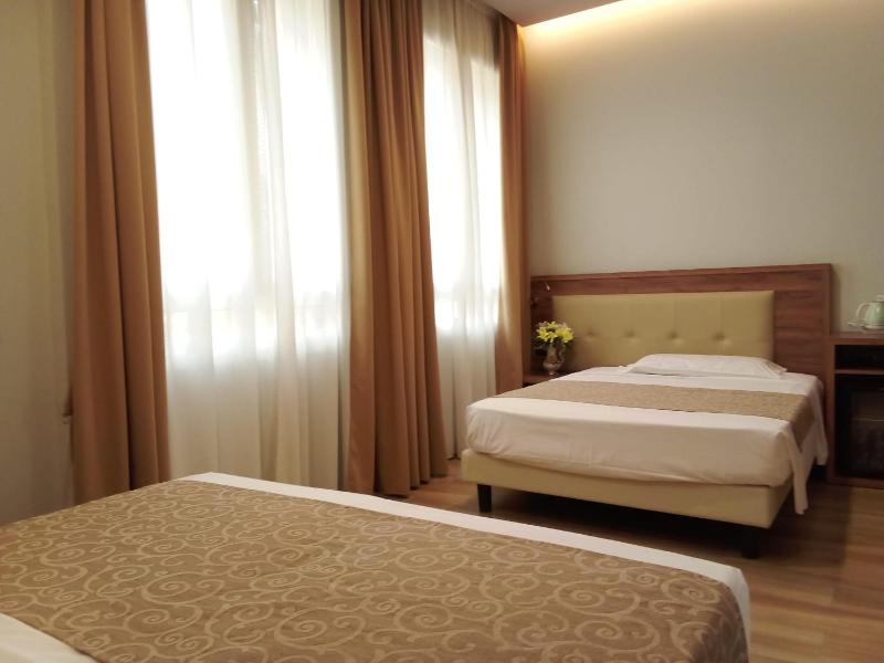 Triple Room image 3