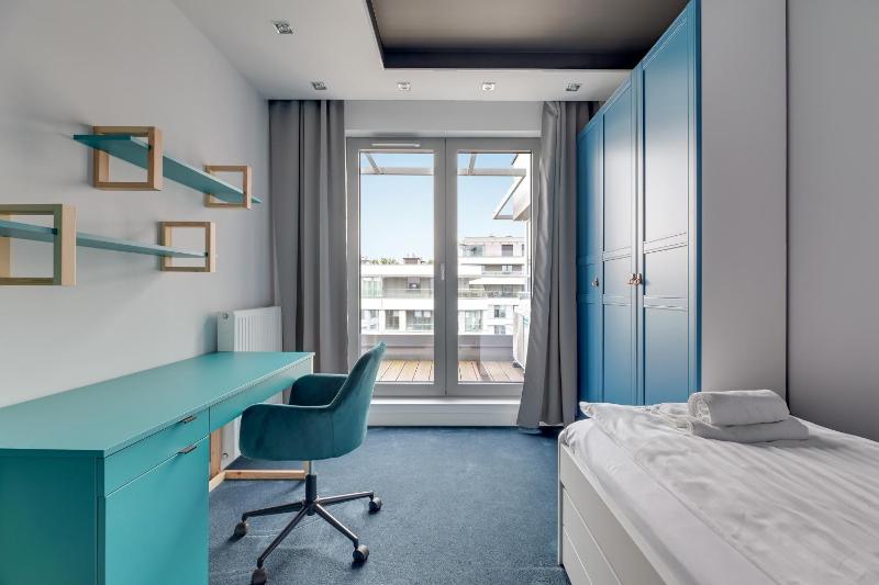 Plac Unii Gdynia Central by Lion Apartments - image 20