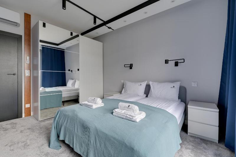 Plac Unii Gdynia Central by Lion Apartments - image 18