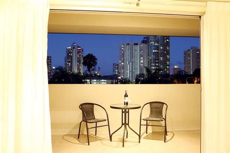 The Palm - Best Location in Surfers Paradise - image 11