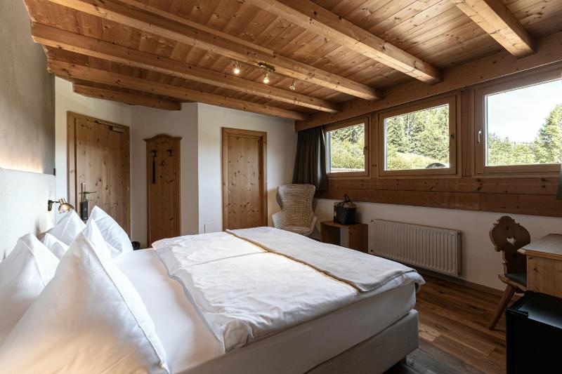 Standard Double or Twin Room image 4