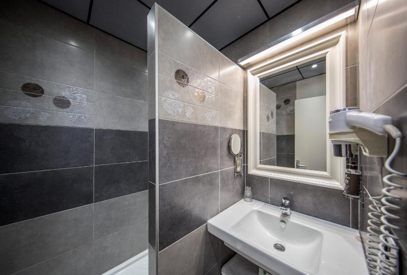 Hotel Des Lices Rennes Centre - image 13