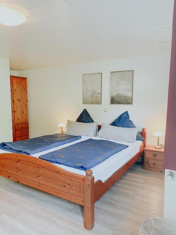 Double Room image 2