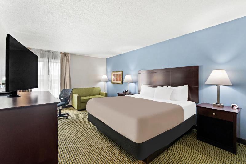 King Room - Non-Smoking image 2