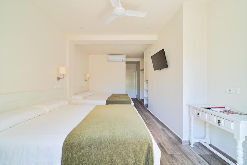 Hostal Sol y Miel - image 2