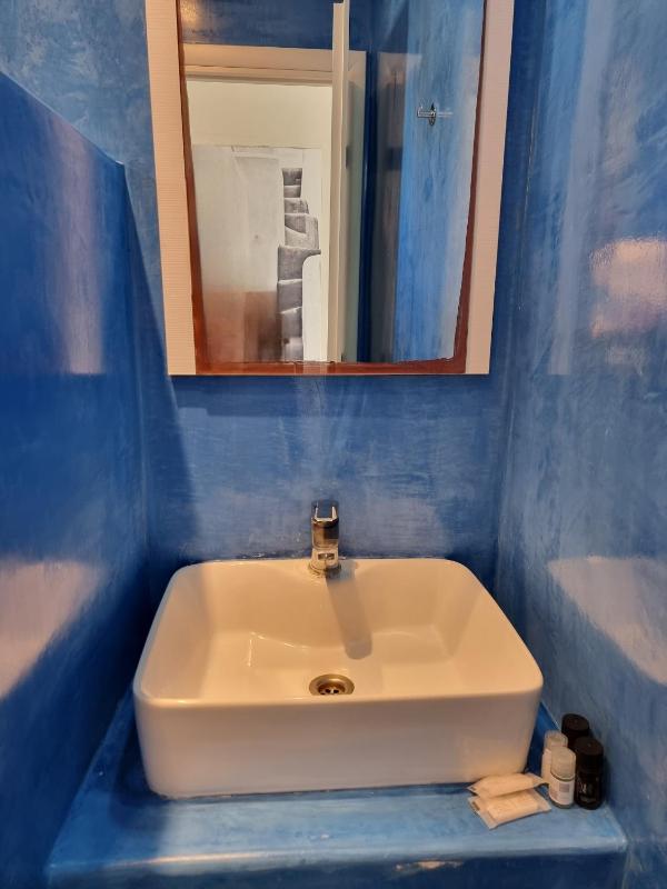 Standard Double or Twin Room with Balcony image 3