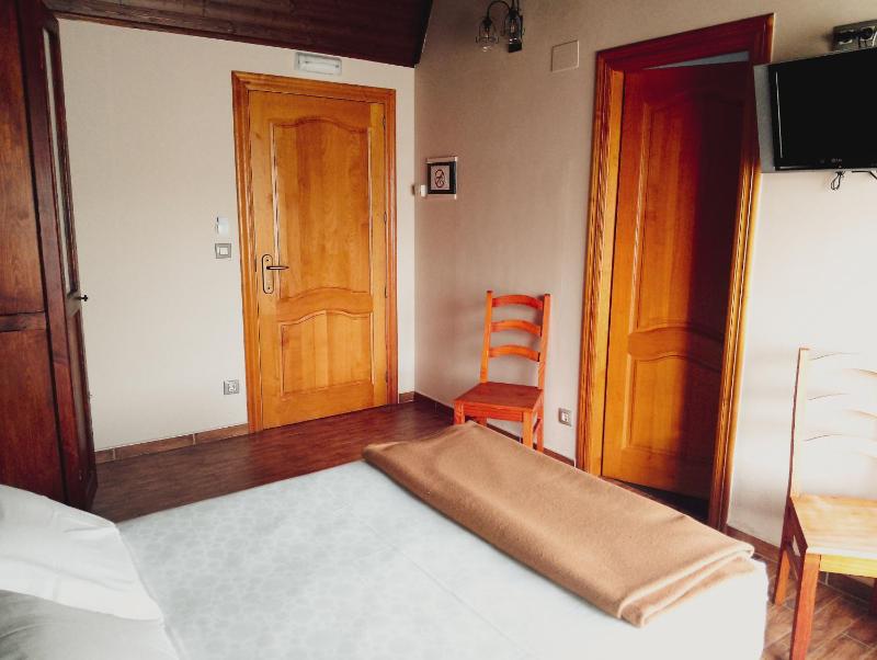 Double Room - No pets image 3