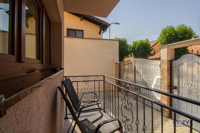 Cozy Brand New Boutique ApartHotel Brasov - image 16