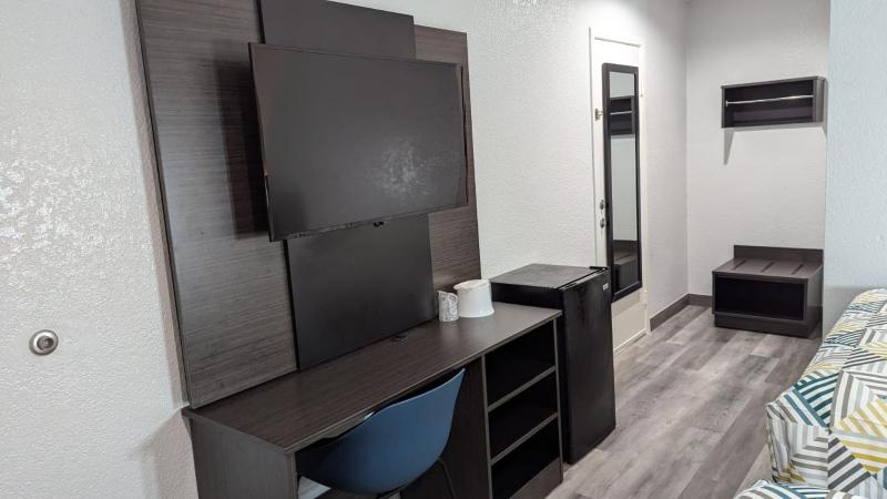 Quadruple Room - Non-Smoking image 4
