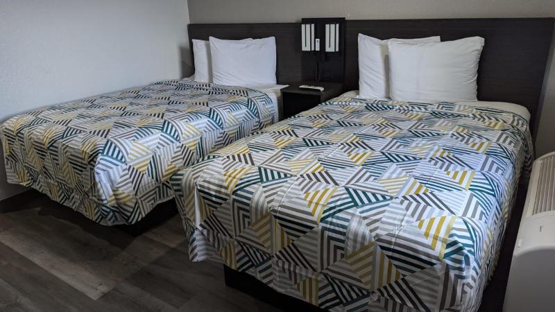 Quadruple Room - Non-Smoking image 3