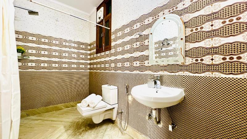 BluO Modern 3BHK Rohini -Balcony Lift  Parking - image 9