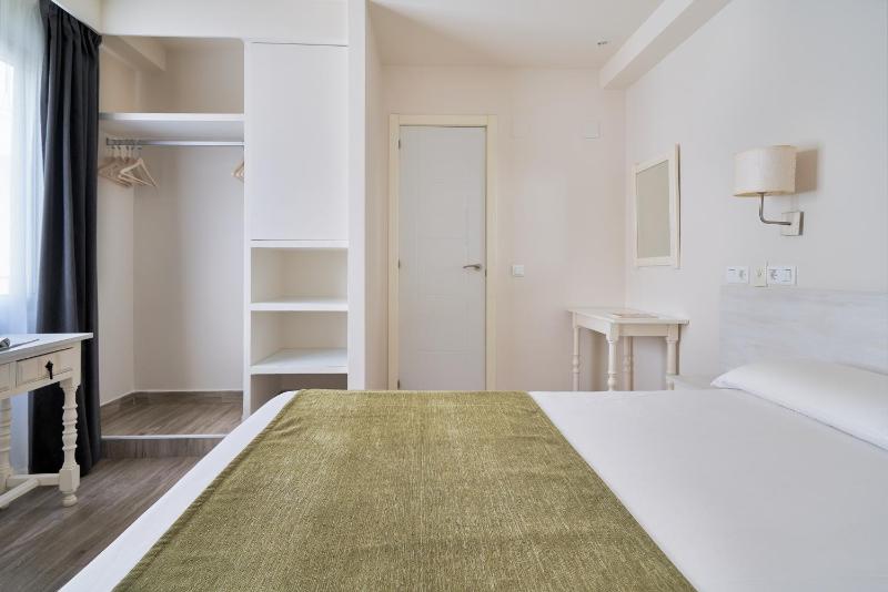 Hostal Sol y Miel - image 7