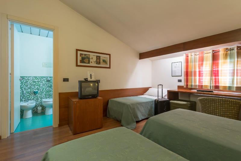 Triple Room image 4