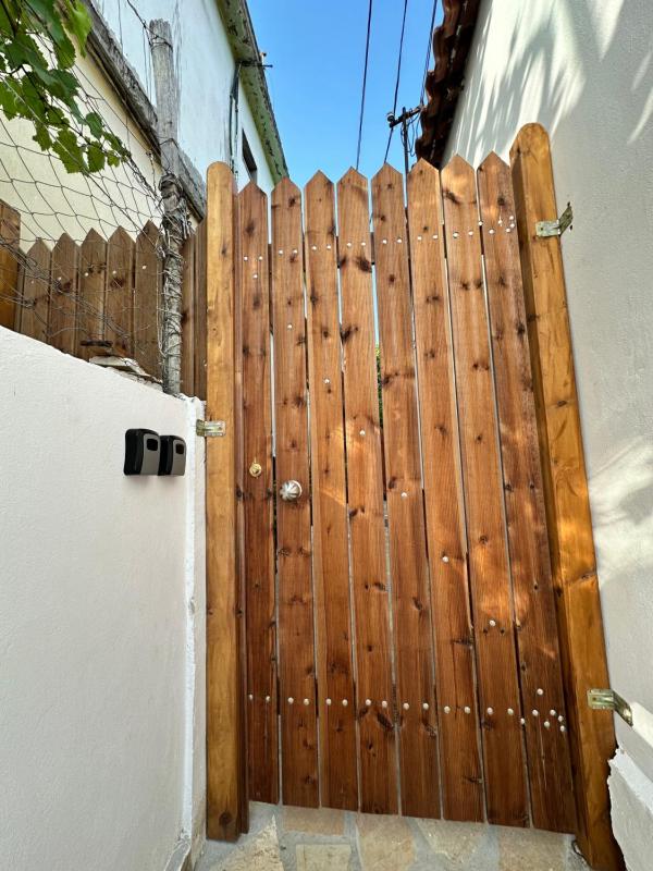 Hostel Leon Berat - image 4