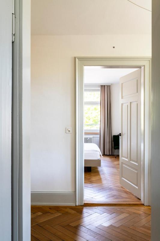 One-Bedroom Apartment image 1
