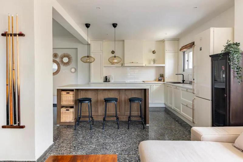 Rafia Loft with nice garden right by the beach Images