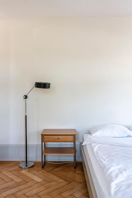 One-Bedroom Apartment image 4