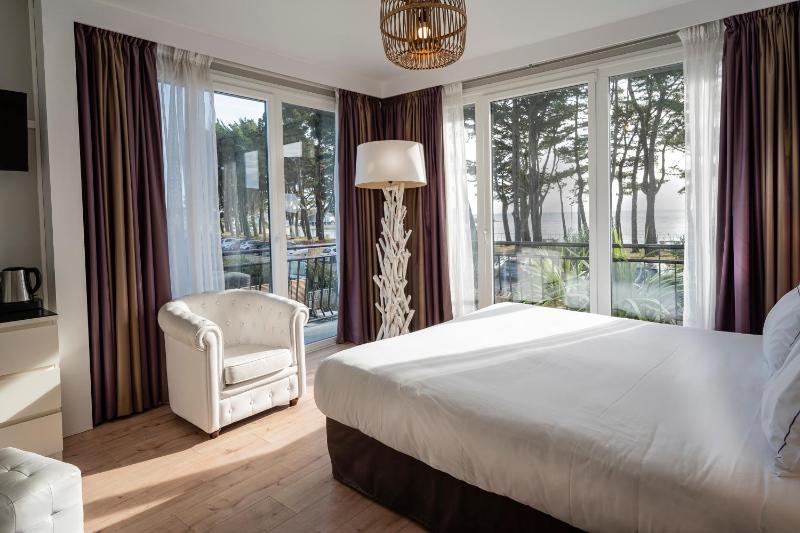 Double Room with Sea View and balcony and Spa Access image 1