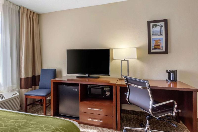Double Room with Two Double Beds - Non-Smoking image 3