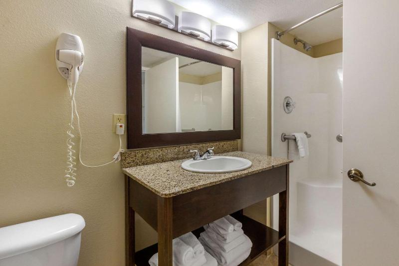 Junior Suite with Two Double Beds and Sofa Bed - Non-Smoking image 2