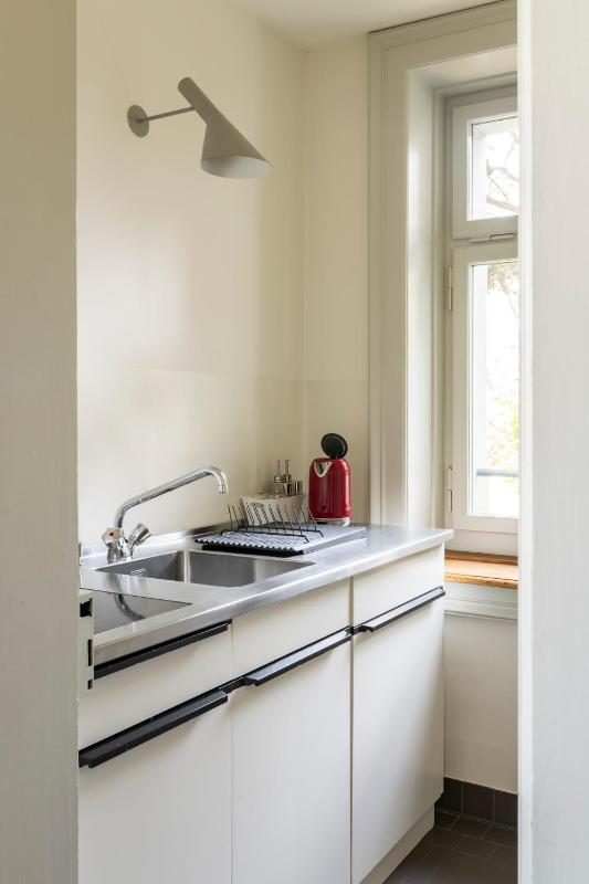 One-Bedroom Apartment image 2