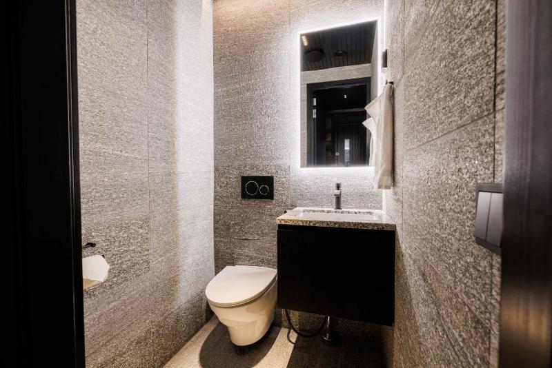 Luxury Villa Utsun Otso inc Hot Tub - image 14