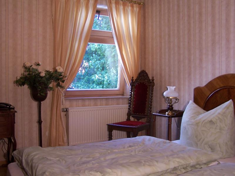 Single Room image 2