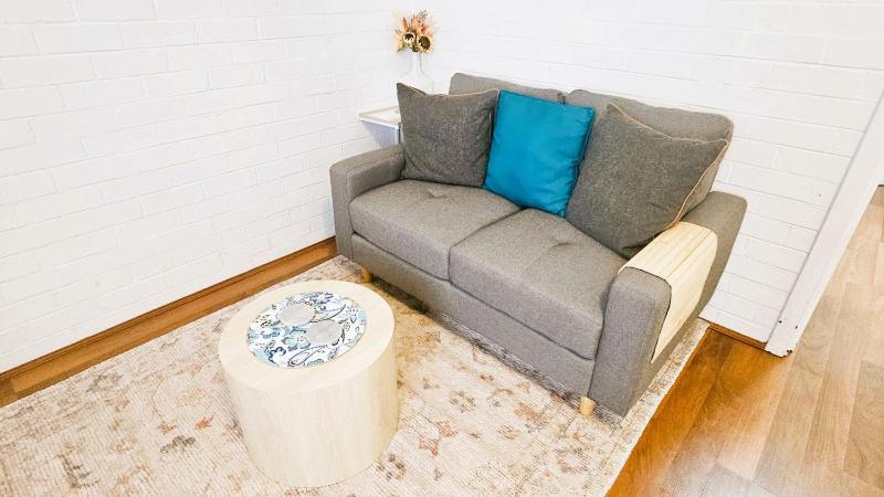 Cozy Corner M106 Studio Apartment near Kings Park - image 12