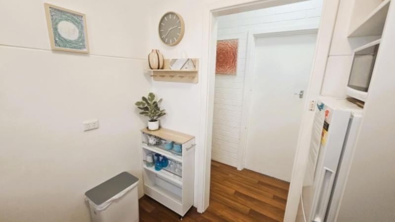 Cozy Corner M106 Studio Apartment near Kings Park - image 11