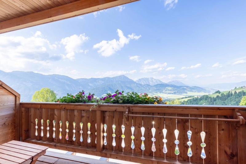 King Room with Mountain View image 4
